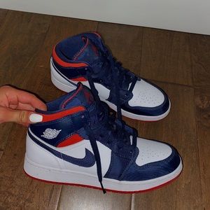 Jordan 1 mids